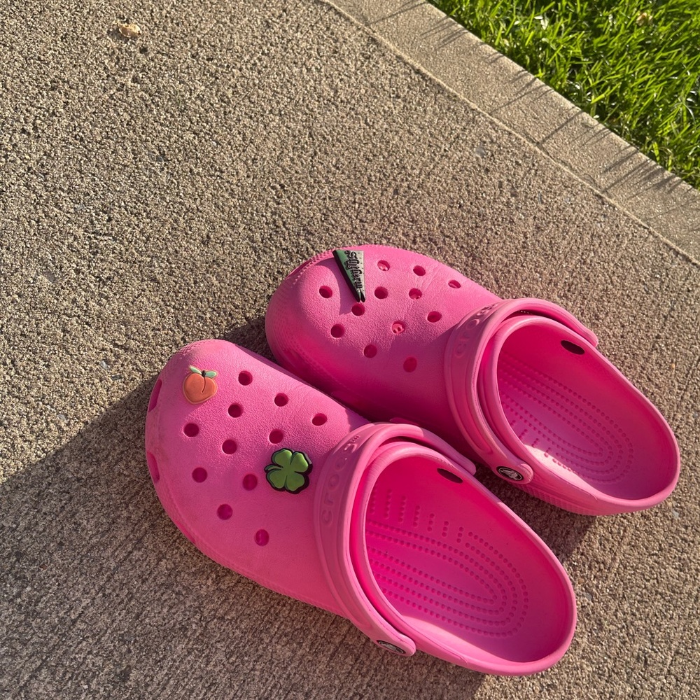HOT PINK CROCS SIZE 9 (mens 7)